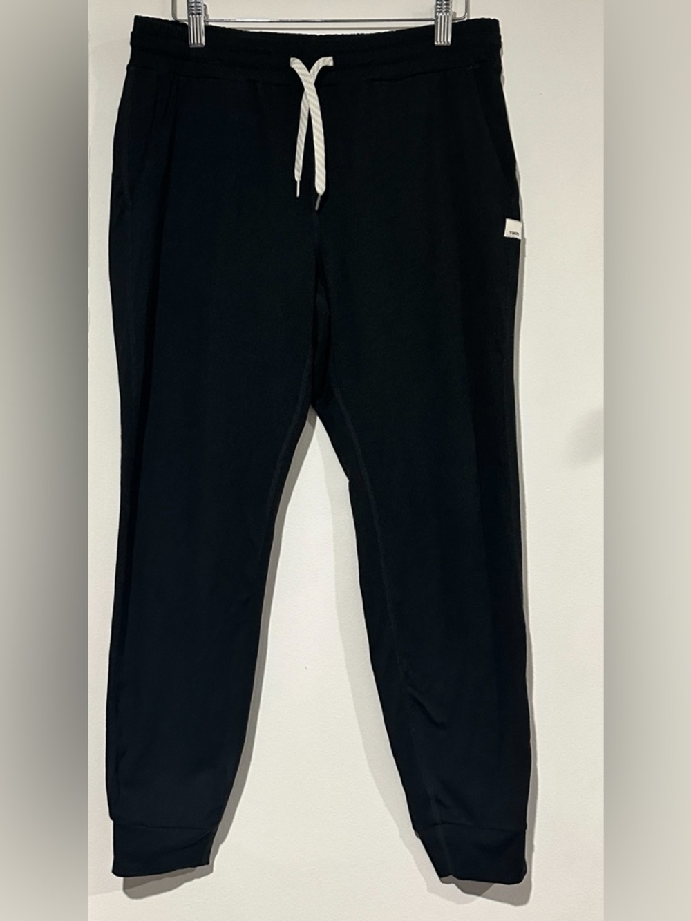 Vuori Perfomance Jogger in Charcoal Heather in Small - Picture 2 of 7